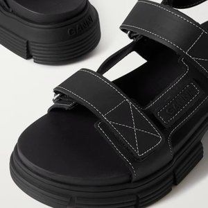 Recycled rubber sandals